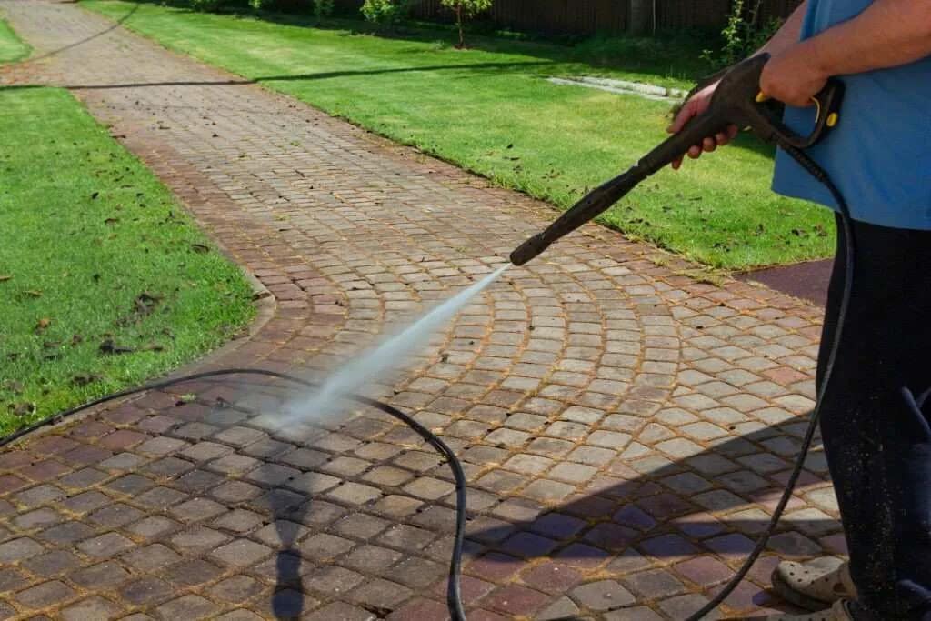 LZ Pressure Cleaning driveway and sidewalk cleaning services - Miami